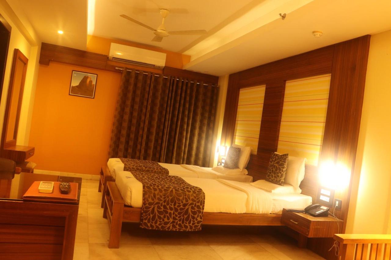 Hotel Madhuvan Serai Manipal Exterior foto